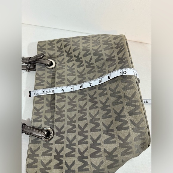 Michael Kors Jet Set Travel Top Zip Signature Monogram Tote Handbag for Women - Picture 11 of 14